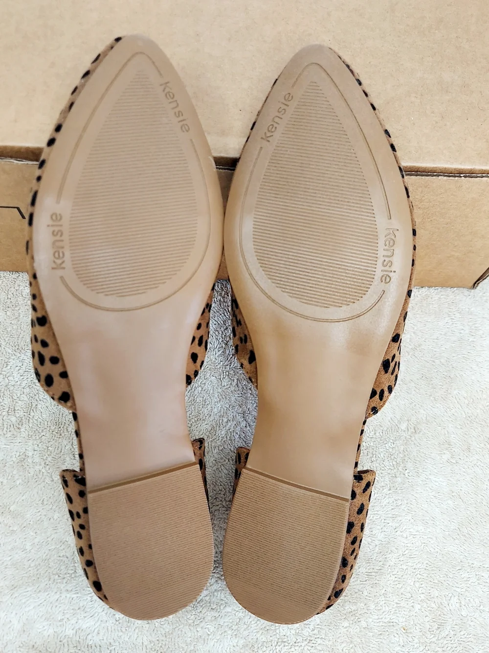 Kensie Neutral Tan/Black Leopard Print Cut Out Flat Loafers Women's Size 6.5 New